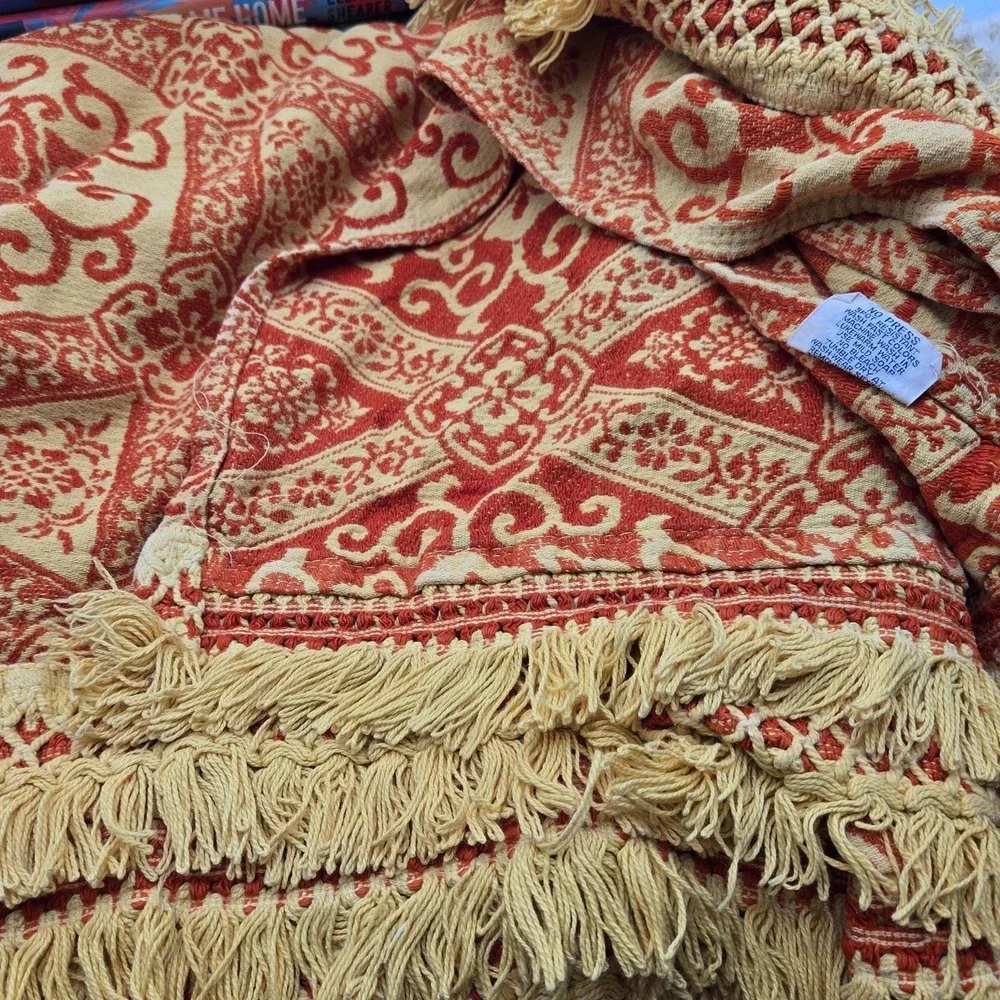 READ VTG BATES Boho Twin Bedspread Fringed‎ MCM Red Yellow Mustard 70s Groovy